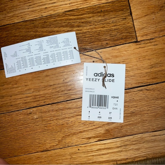 YEEZY SLIDES SIZE 4 - Picture 3 of 10